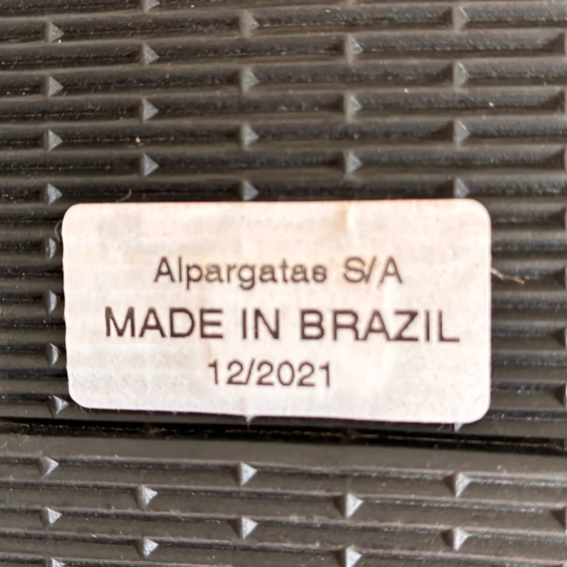 Havaianas Black and Cream Chevron Sandals with copper metal bands! NEW! - Image 6