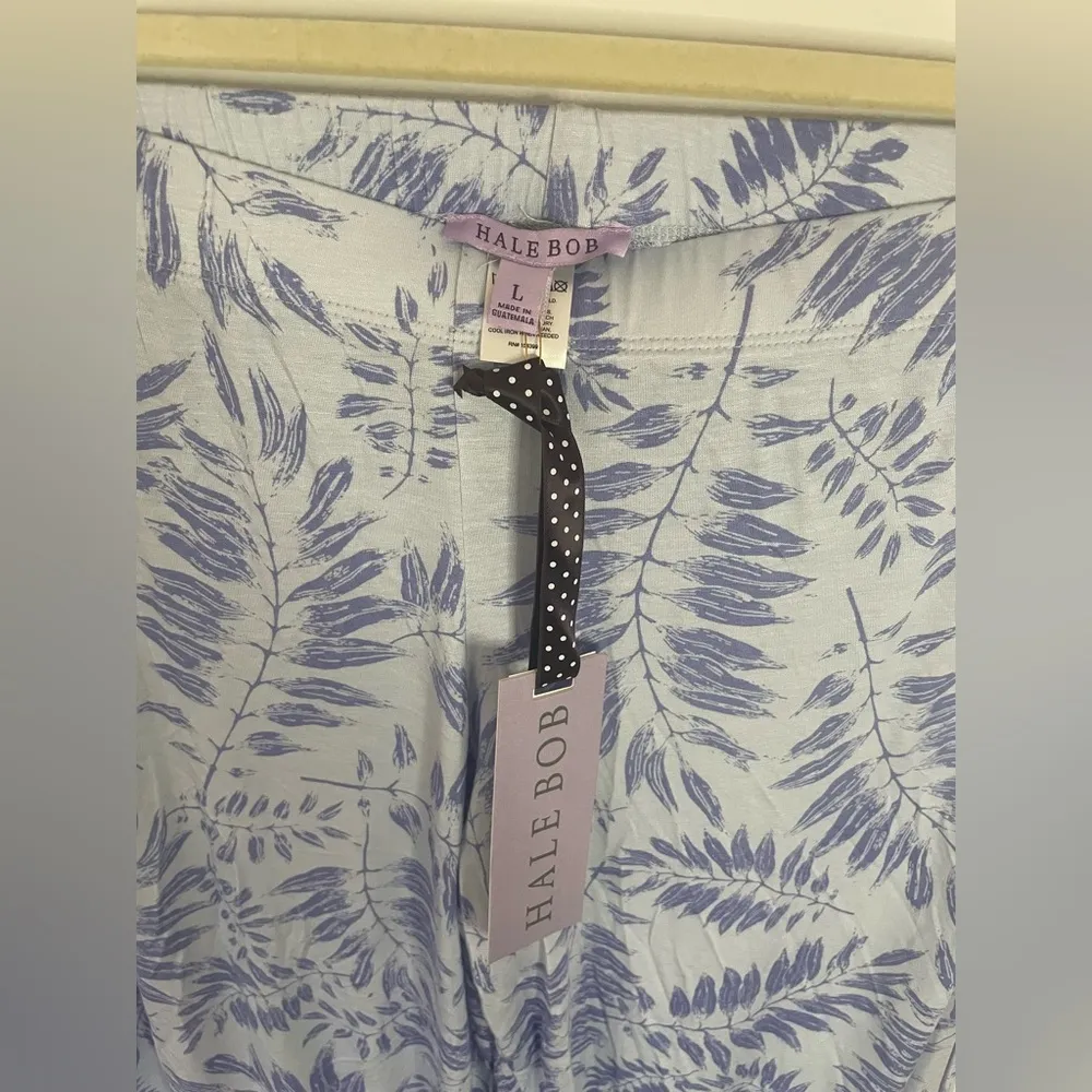Hale Bob Women's Blue Leaf Print Lounge Sleep Pants, NWT large - Image 3