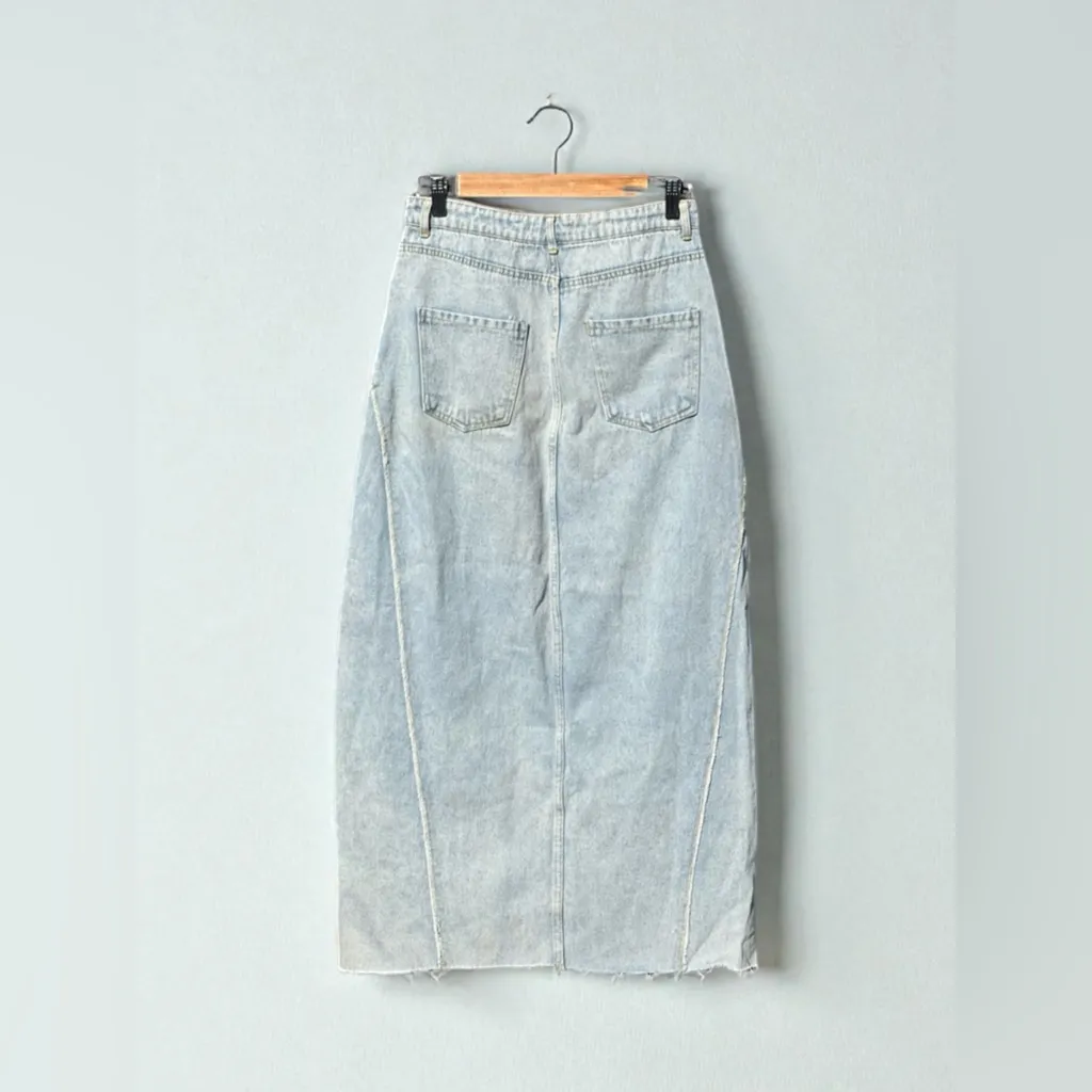 Goodnight Macaroon Claire' High Waist Frayed Denim Midi Skirt - Image 9