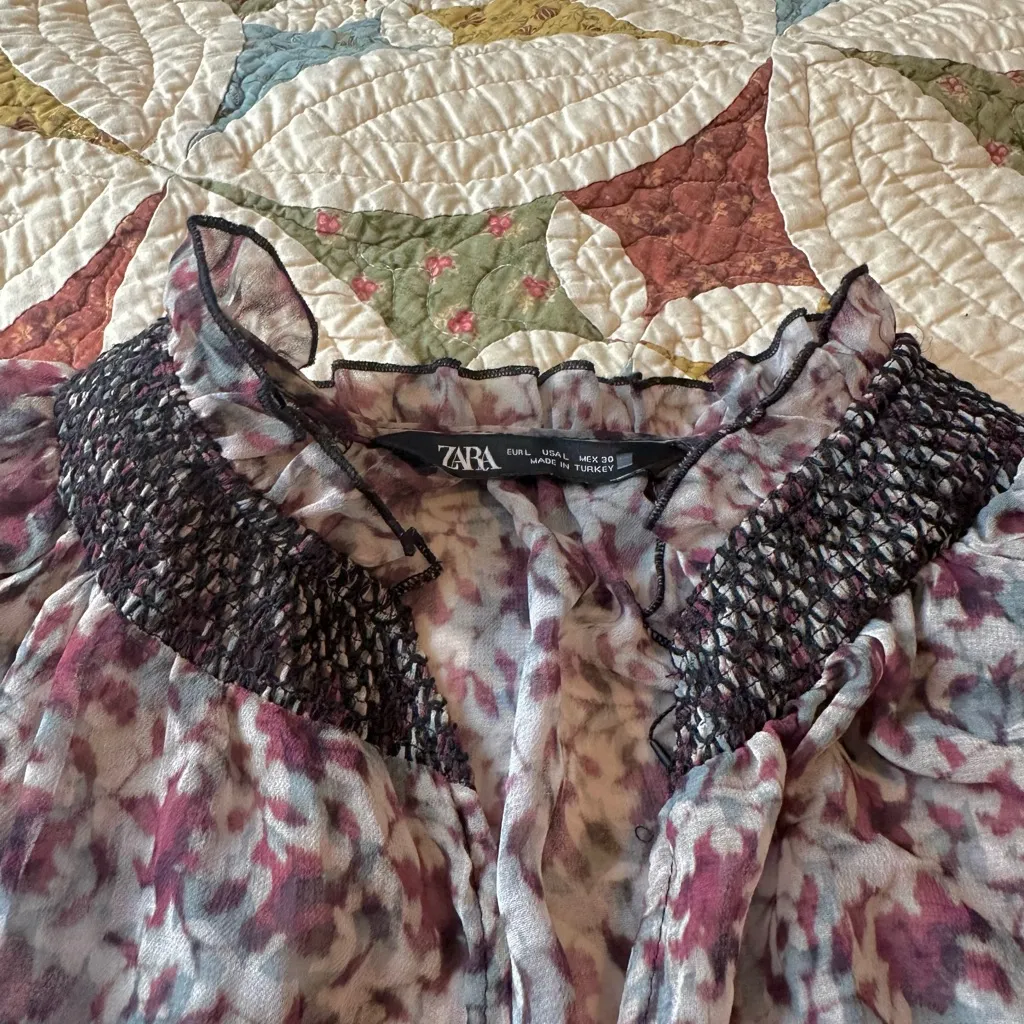 Zara maroon and cream floral sheer blouse with smocked collar and sleeves - Image 3