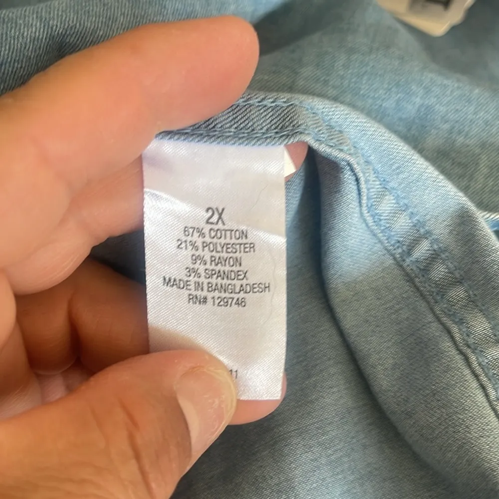 Ridgecut women’s denim button up shirt size 2X Blue - Image 5