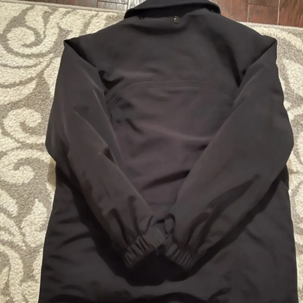 Izzi vintage Women's Black Winter Jacket Size Large - Image 4