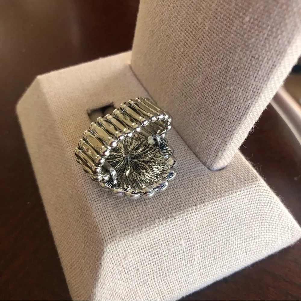 Western Style Stretchy Ring - Image 2