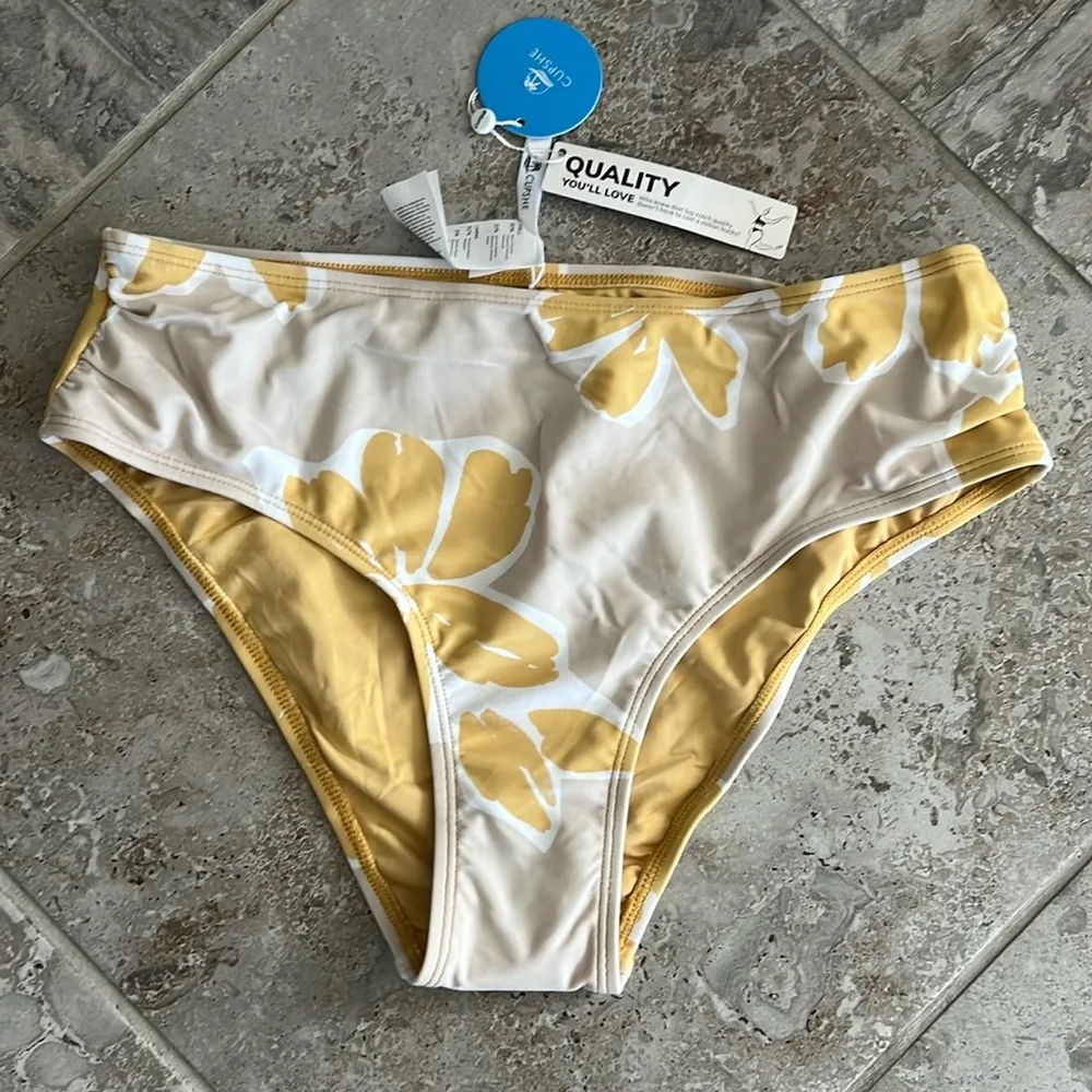 Cupshe Bikini Bottom , Size M New w/Tag - Image 6
