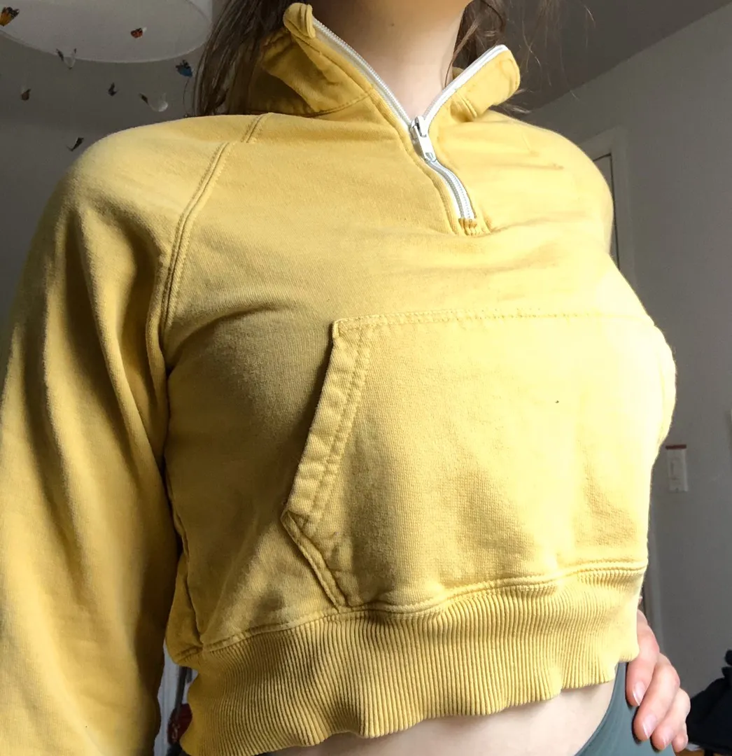 Brandy Melville Cropped Sweatshirt - Image 2