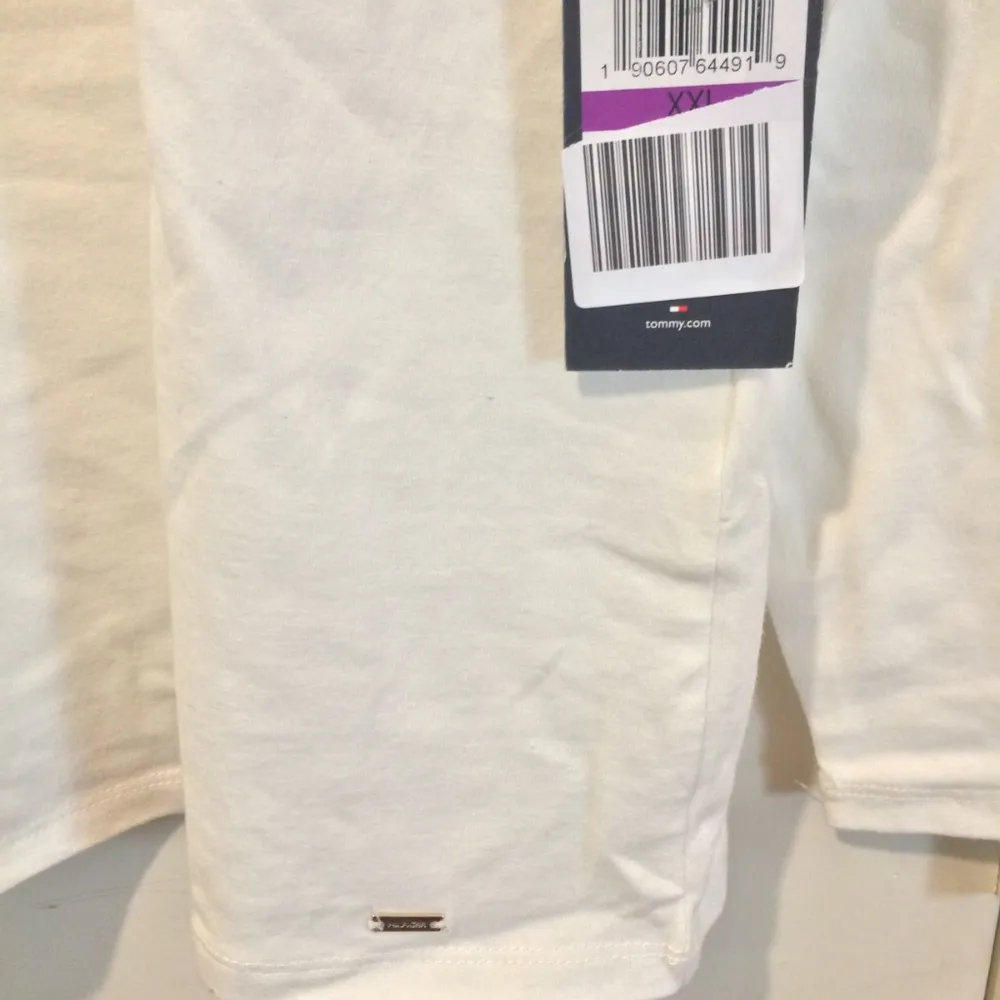 Tommy Hilfiger women's XXL embroidered stretchy scoop neck long sleeve shirt - Image 3