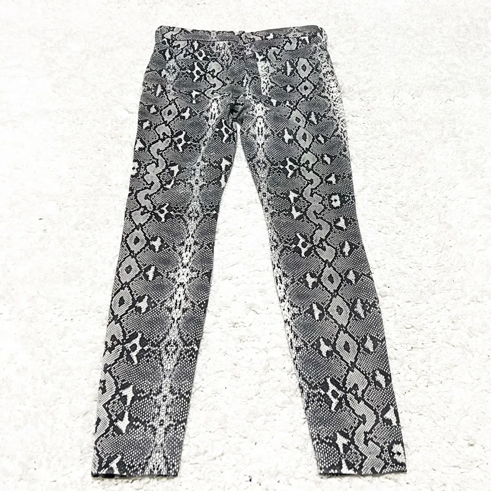 NEW Liverpool Python Leggings Pull On Pants Gray White Black Mid Rise 2/26 - Image 2