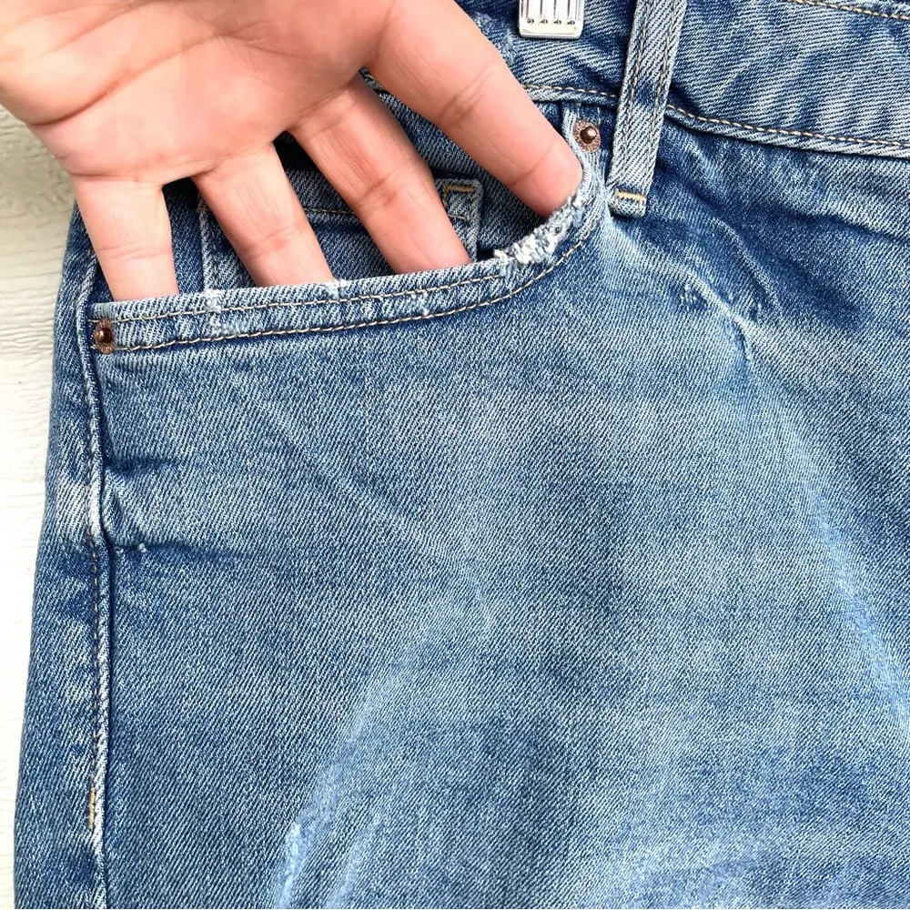 Old Navy Womens Shorts Denim OG Straight High Rise Button Fly Distressed Size 20 - Image 6