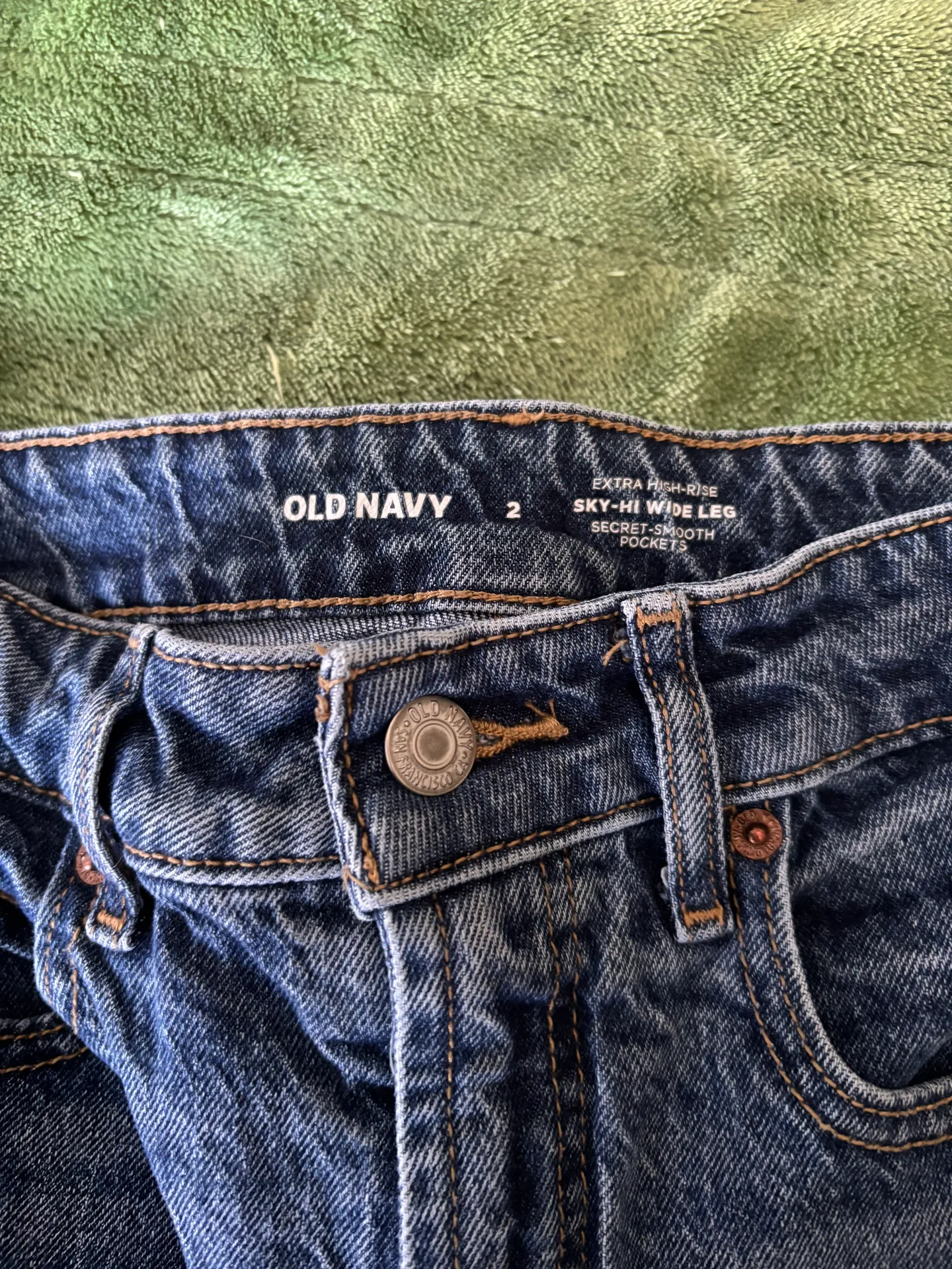 Old Navy Jeans - Image 4