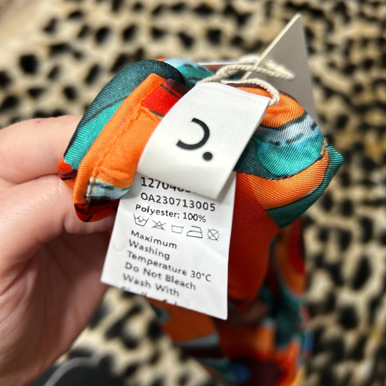 Commense Printed Satin Bandana Top L NWT Size L - Image 4