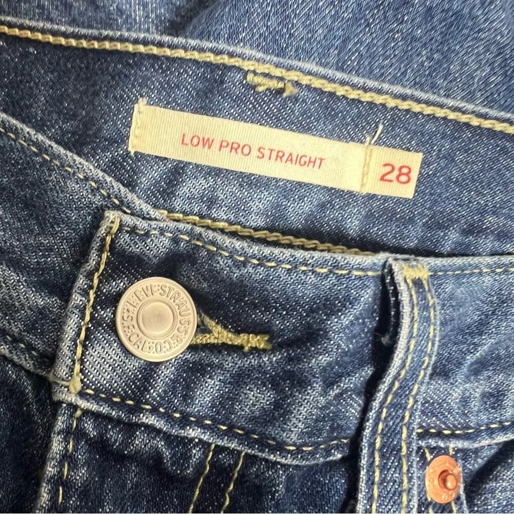 Levi’s low pro straight jeans ripped knee Sz 28 - Image 6
