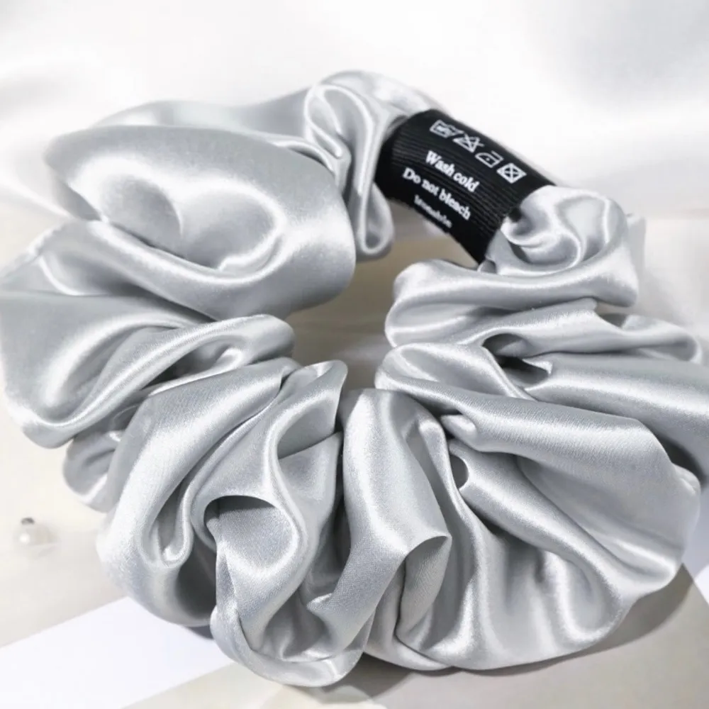 MOTF Silk Hair Band #5 Silver - Image 3