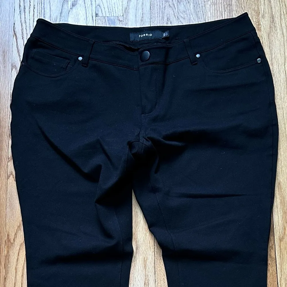 Torrid Black Skinny Jeans Sz 16 Regular - Image 3