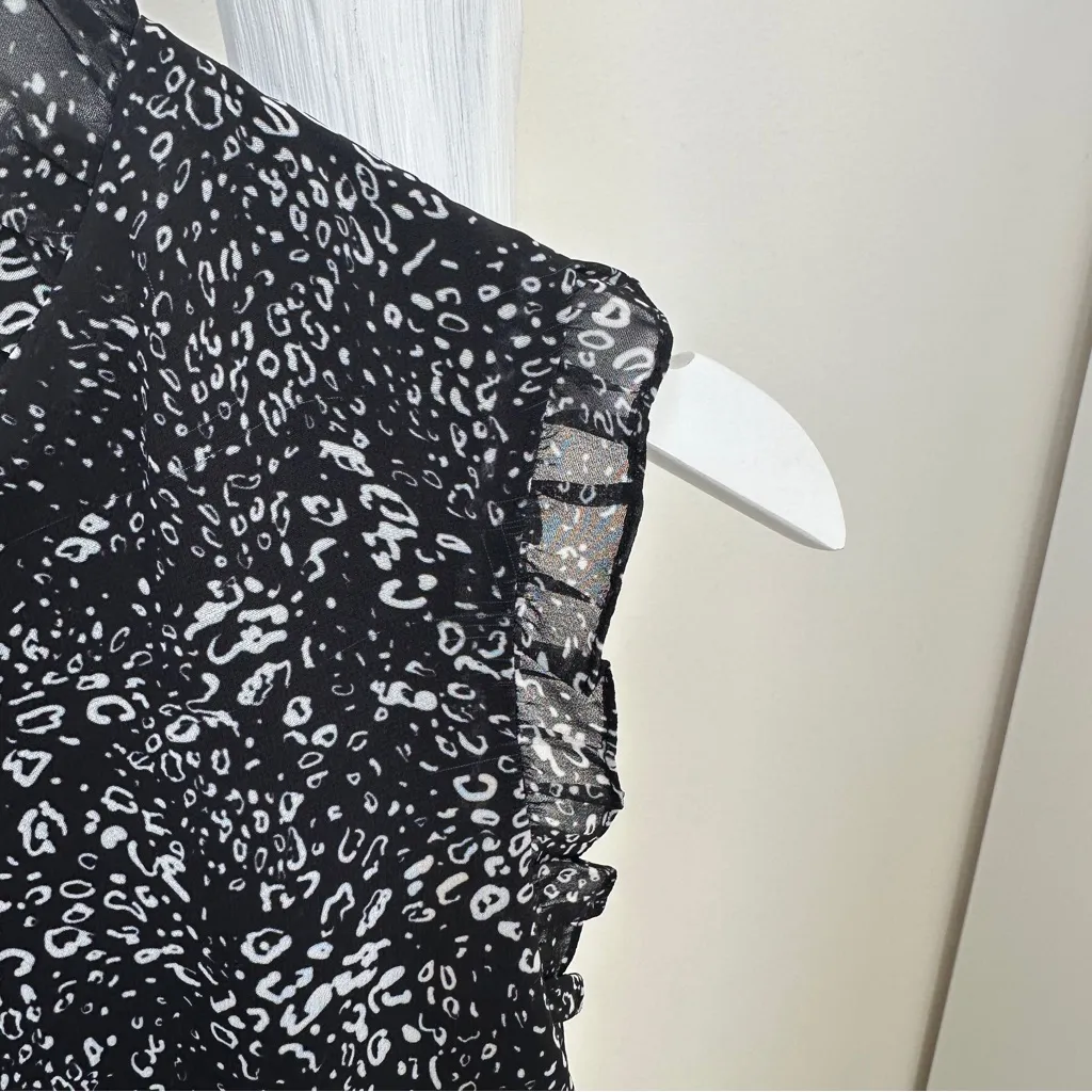 Haute Hippie Split Neck Black and White Patterned Sleeveless Tank Blouse Size L - Image 5