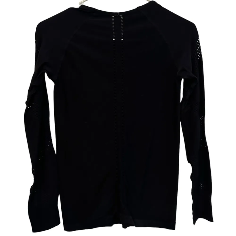 Fabletics Black Athletic Athleisure Workout Long Sleeve Top Short XS - Image 2