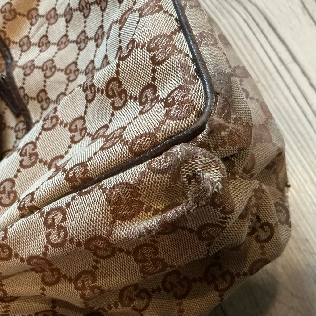 Authentic Gucci supreme diaper bag - Image 15