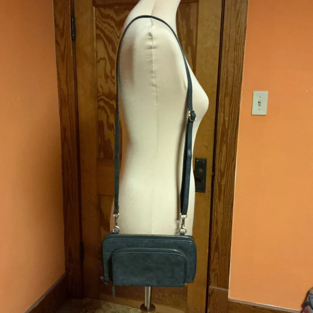 Joy Susan Black Vegan Leather Crossbody Purse with Wristlet Strap - Image 8