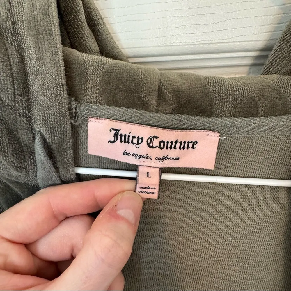 Vintage “JC” Juicy Couture pattern Olive Green Velour track suit jacket LARGE - Image 7