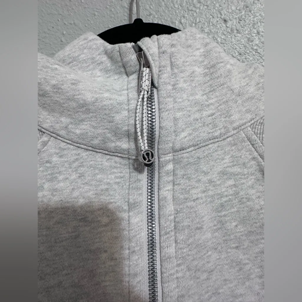 Lululemon Scuba Oversized 1/2 Zip Hoodie
Heathered Core Ultra Grey like new Gray - Image 8