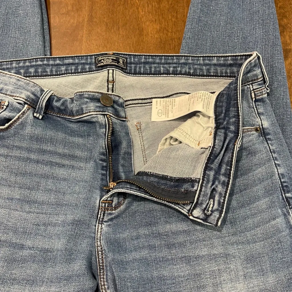 Abercrombie & Fitch Mid Rise Super Skinny Ankle Jeans Women's Size 16 SHORT - Image 4