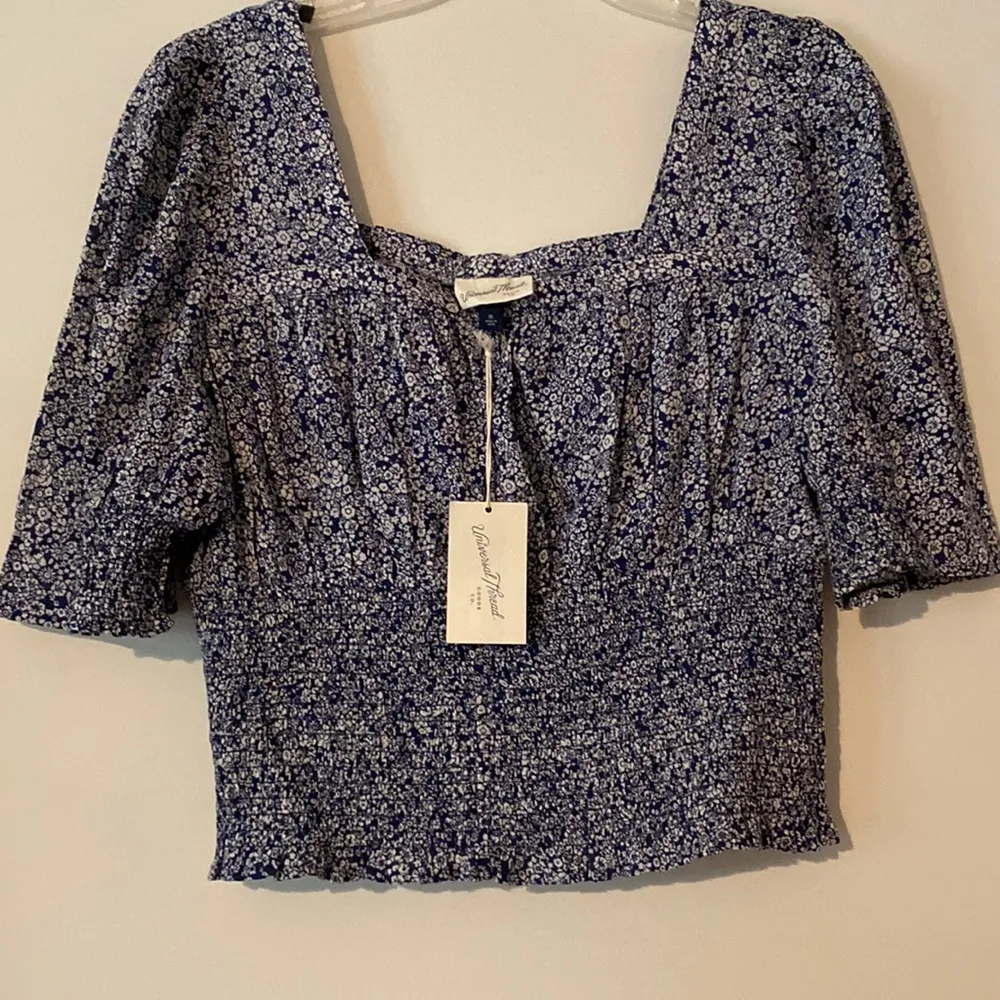 Women's Universal Thread short Sleeve Smocked Fitted shirt top floral XL NWT - Image 2