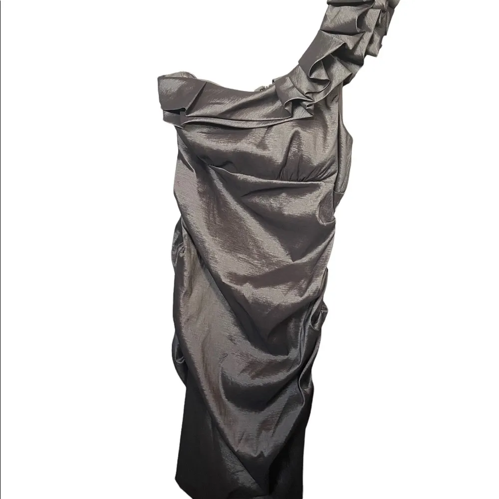 Vintage Dead Stock  Gold One Shoulder Long Ruched Evening Gown Size 12. - Image 2