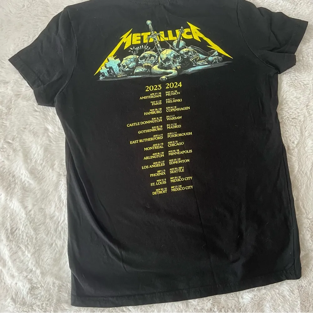 Metallica M72 World Tour Tee Women’s medium Black - Image 7