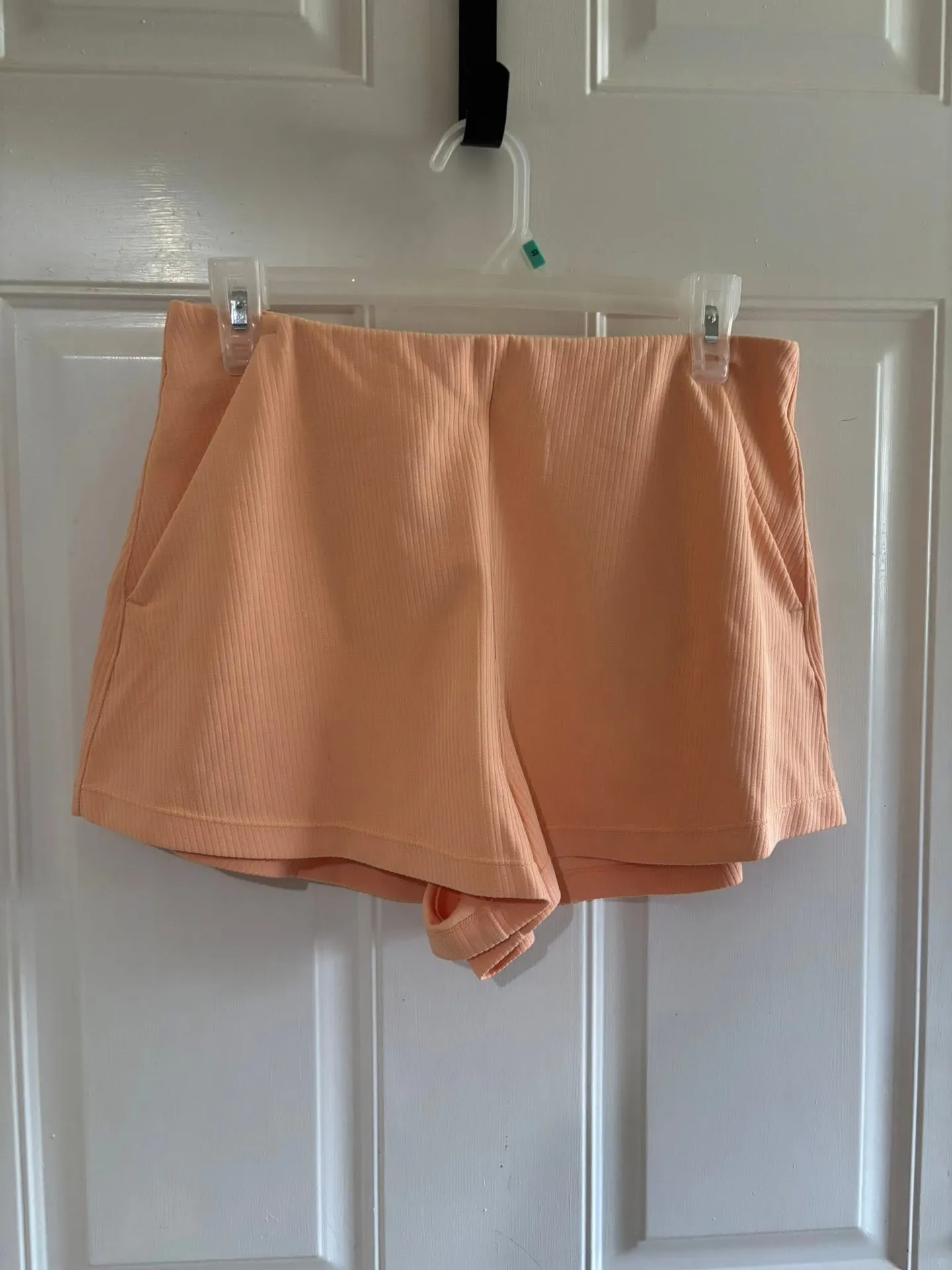 Size 8 Lululemon Peach BelliniRibbed Softstreme 2" High-Rise Shorts/Cropped Tank Top.  - Image 6