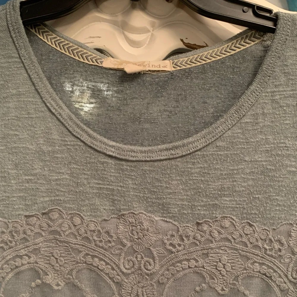 🌻🌻🌻3 for 12🌻🌻🌻Ladies Pullover Top - Image 4