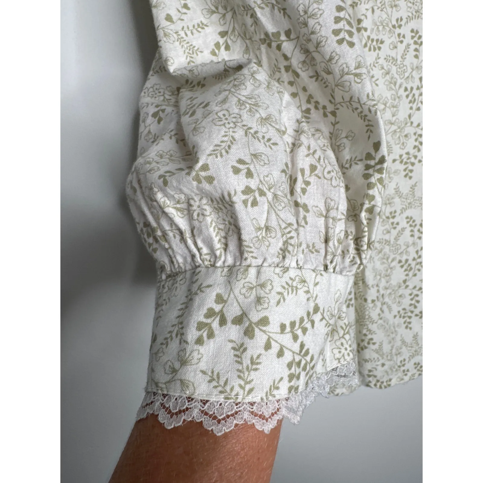 Vintage Hunters Run Prairie Blouse Lace Collar Puff Sleeves cinch back USA Small - Image 8