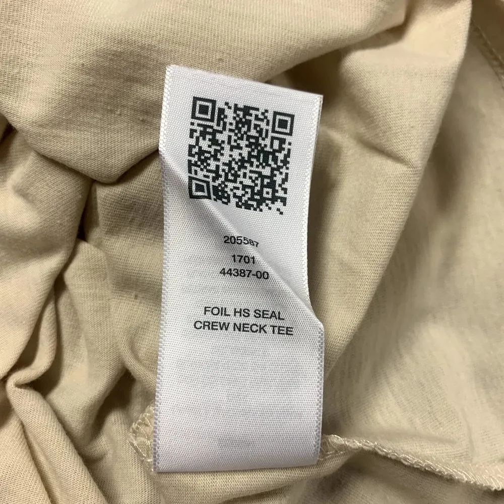 True Religion cream & gold logo t-shirt size S NWT - Image 10
