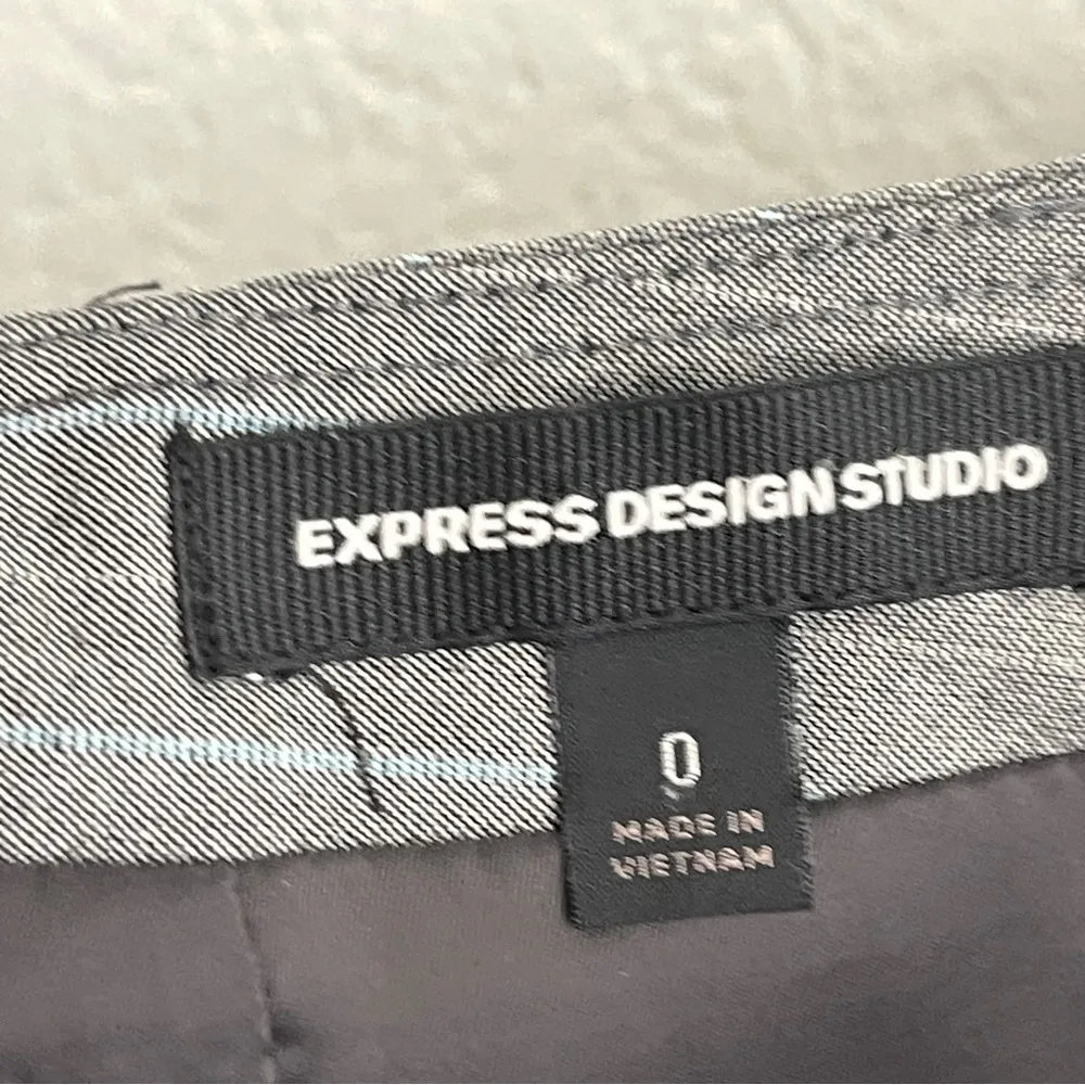 EXPRESS DESIGN STUDIOS High Waisted Pinstripe Pencil Skirt lined - Image 10