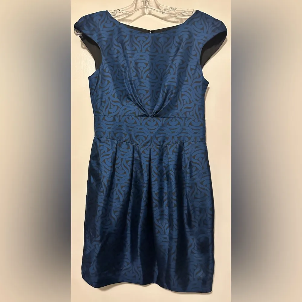 Banana Republic 100% Silk Blue Black Pleated Cap Sleeve Lined Dress size 2 - Image 4