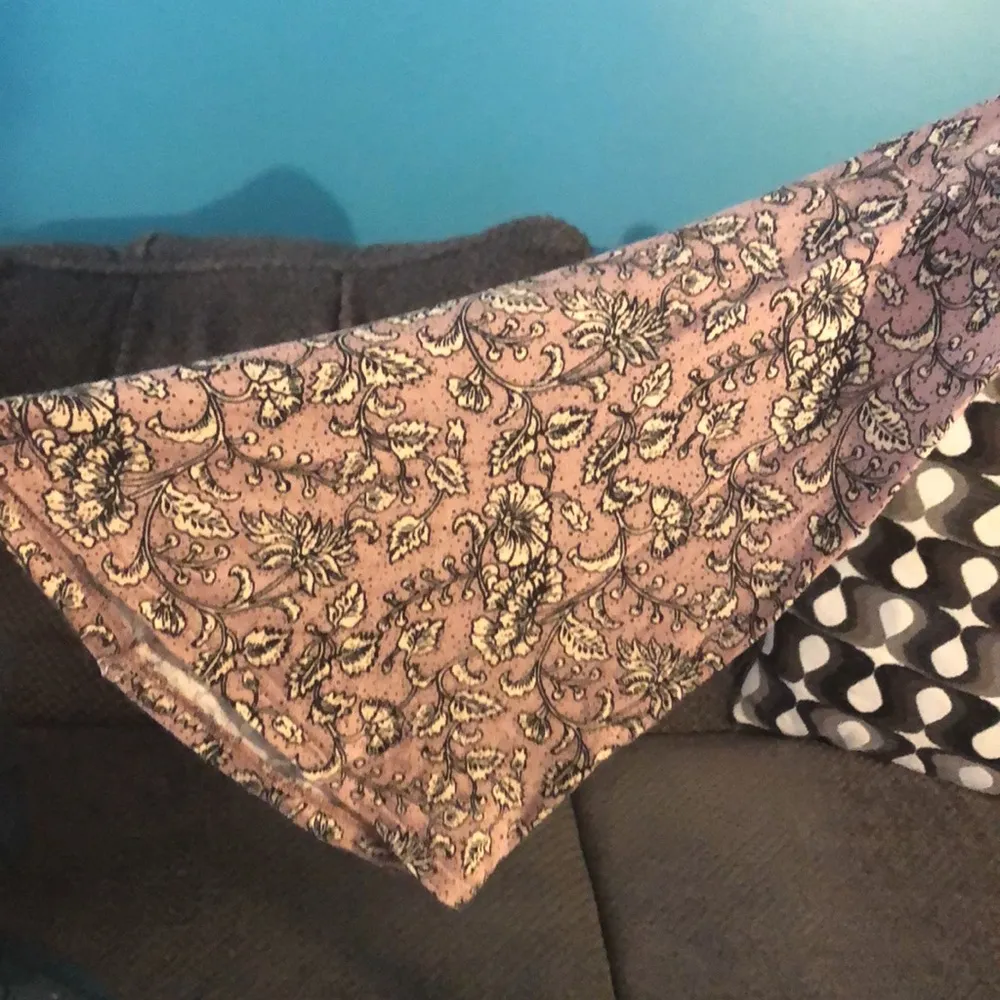 🎉4 for $20 American Eagle Soft & Sexy Cold Shoulder Top, Medium - Image 4