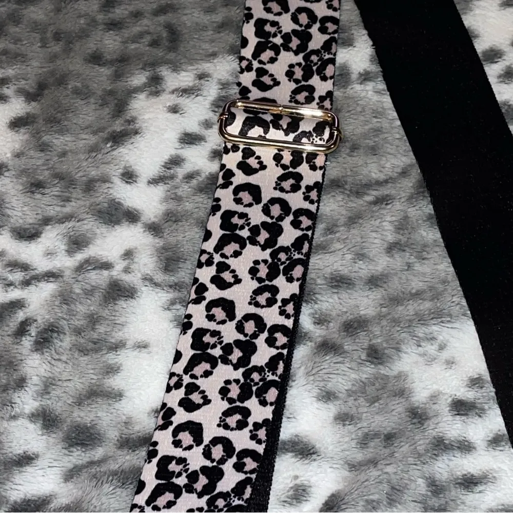 Kedzie Crossbody Bag - Image 3