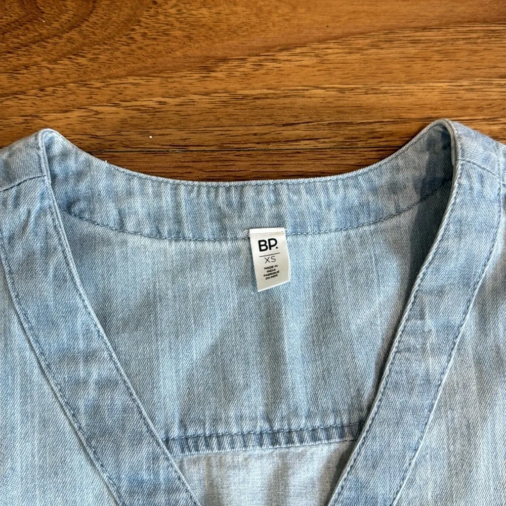 BP. Nordstrom V Neck Light Wash Chambray Shirt XS denim western button down - Image 11
