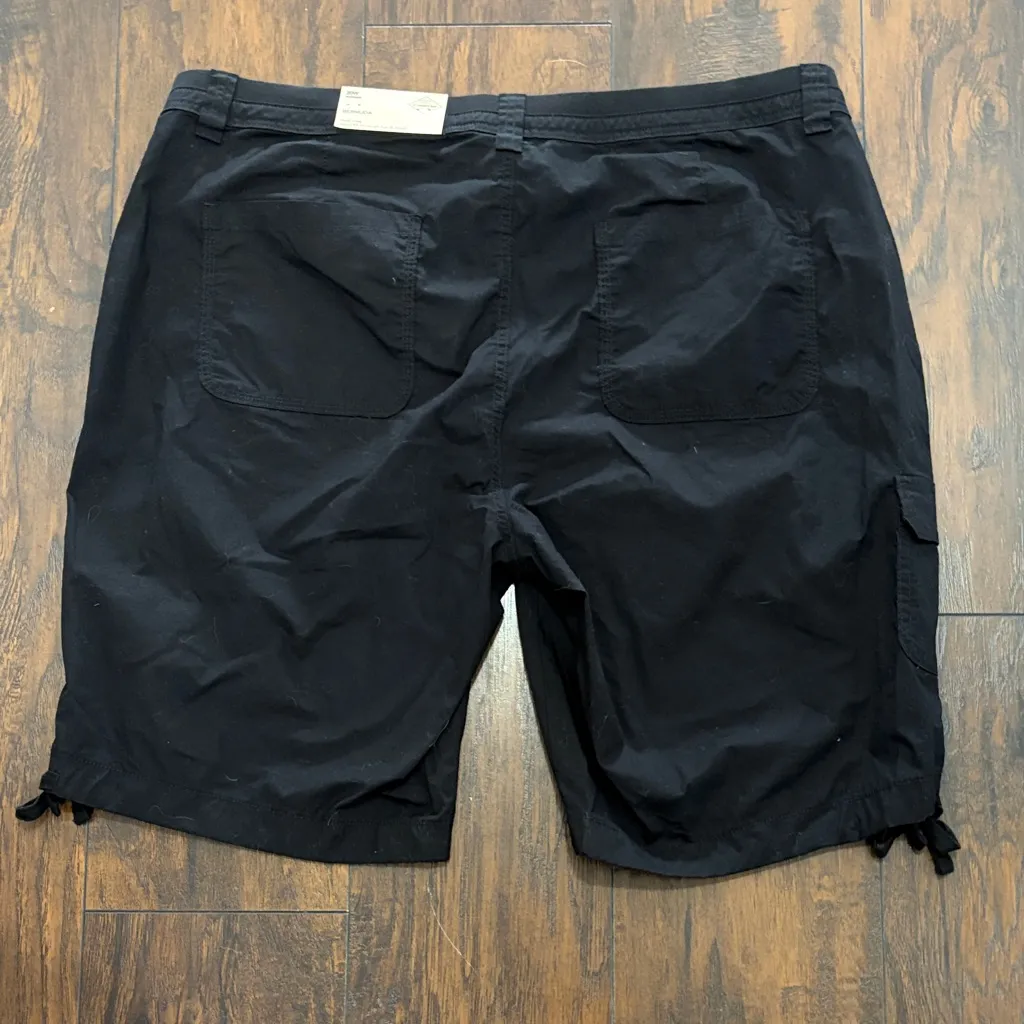 St. John's Bay Woman’s Dark Cargo Shorts - Image 3