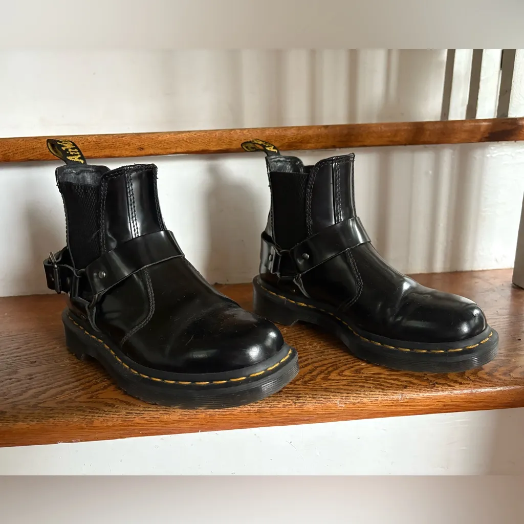 Doc Martin’s Black‎ Leather Harness Boots Size 6 EUC - Image 4