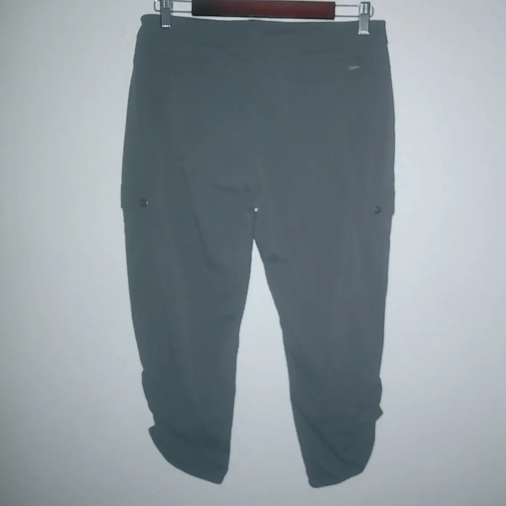 Eddie Bauer T6 32 Lightweight Gray Cargo Ruched Side Capri Outdoors Pants - Image 3