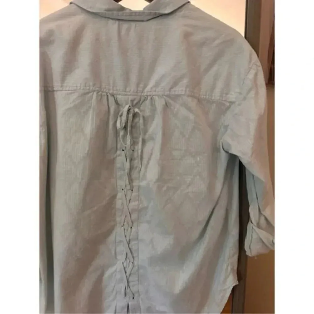 Wonderly  Button Down Shirt Light Blue‎ Size Medium - Image 4