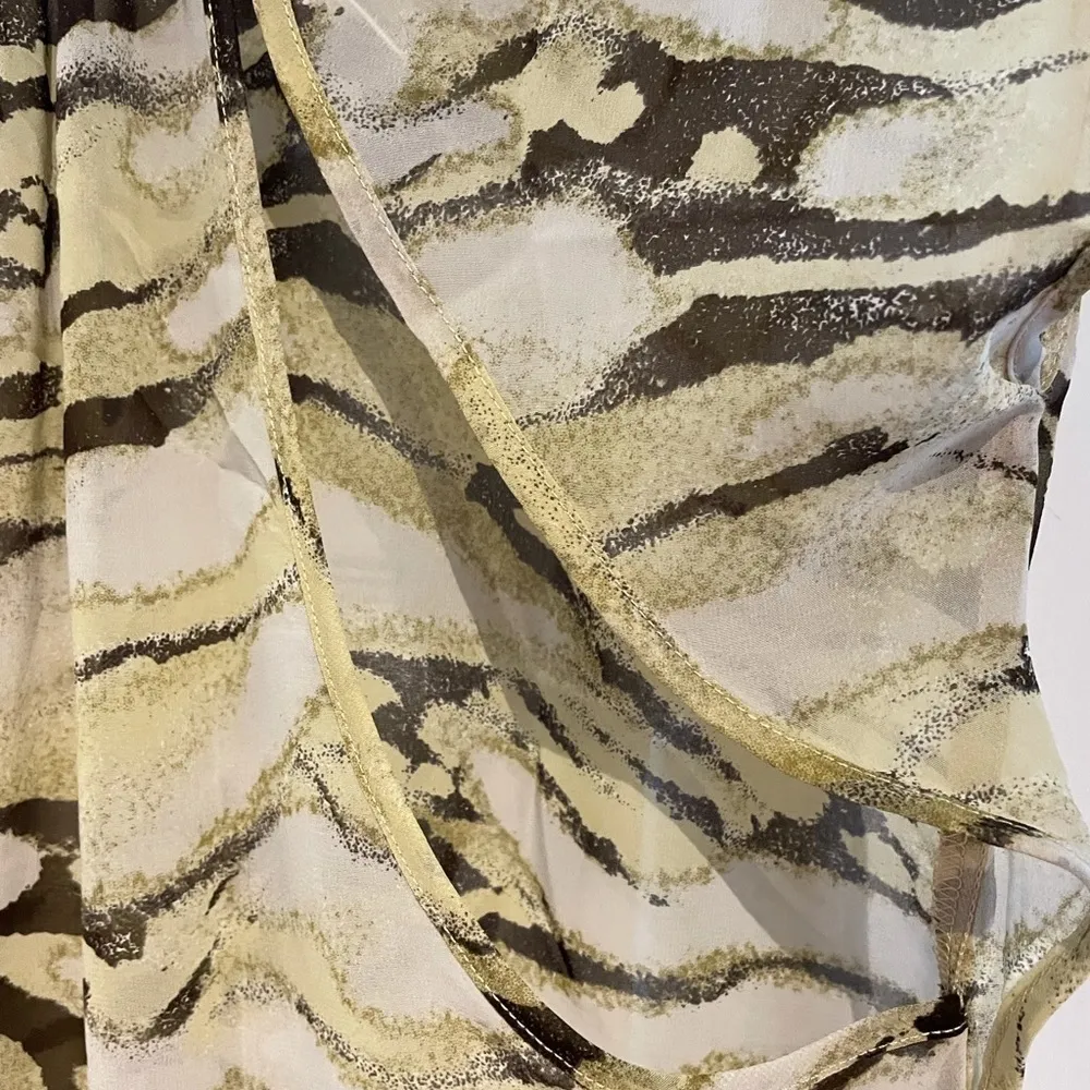 FINAL Touch Tan Zebra striped 🦓  
blouse NWOT - Image 8
