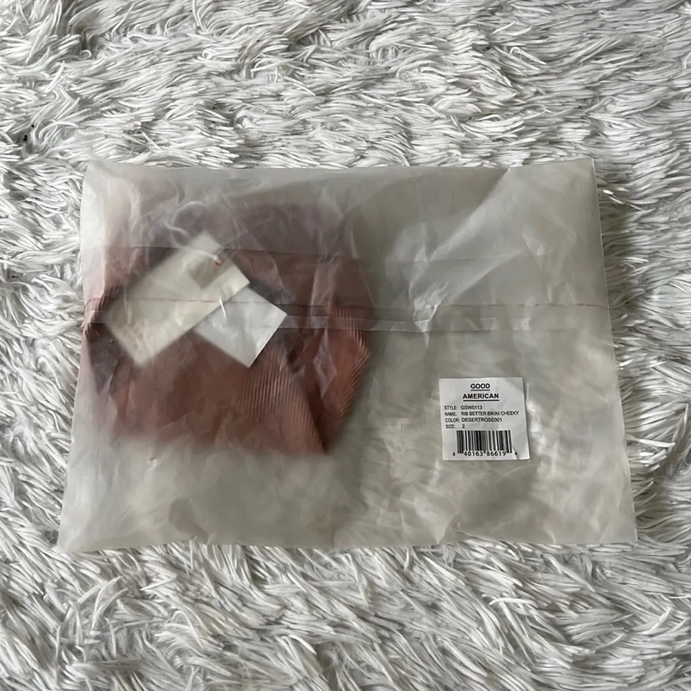 New Good American Ribbed Better bikini top in desertrose001 size Medium - Image 2