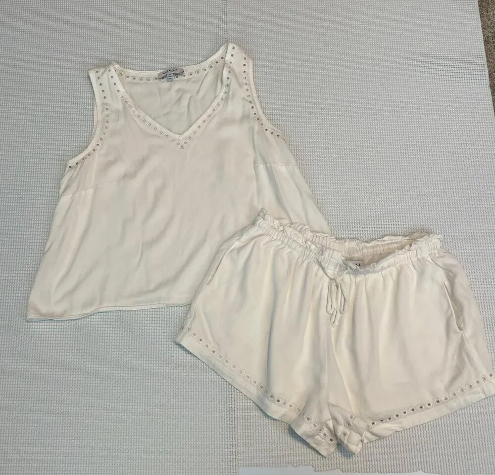 Gilli White 2 Piece Set Size Medium Top Shorts Beach Vacation Leisure - Image 2