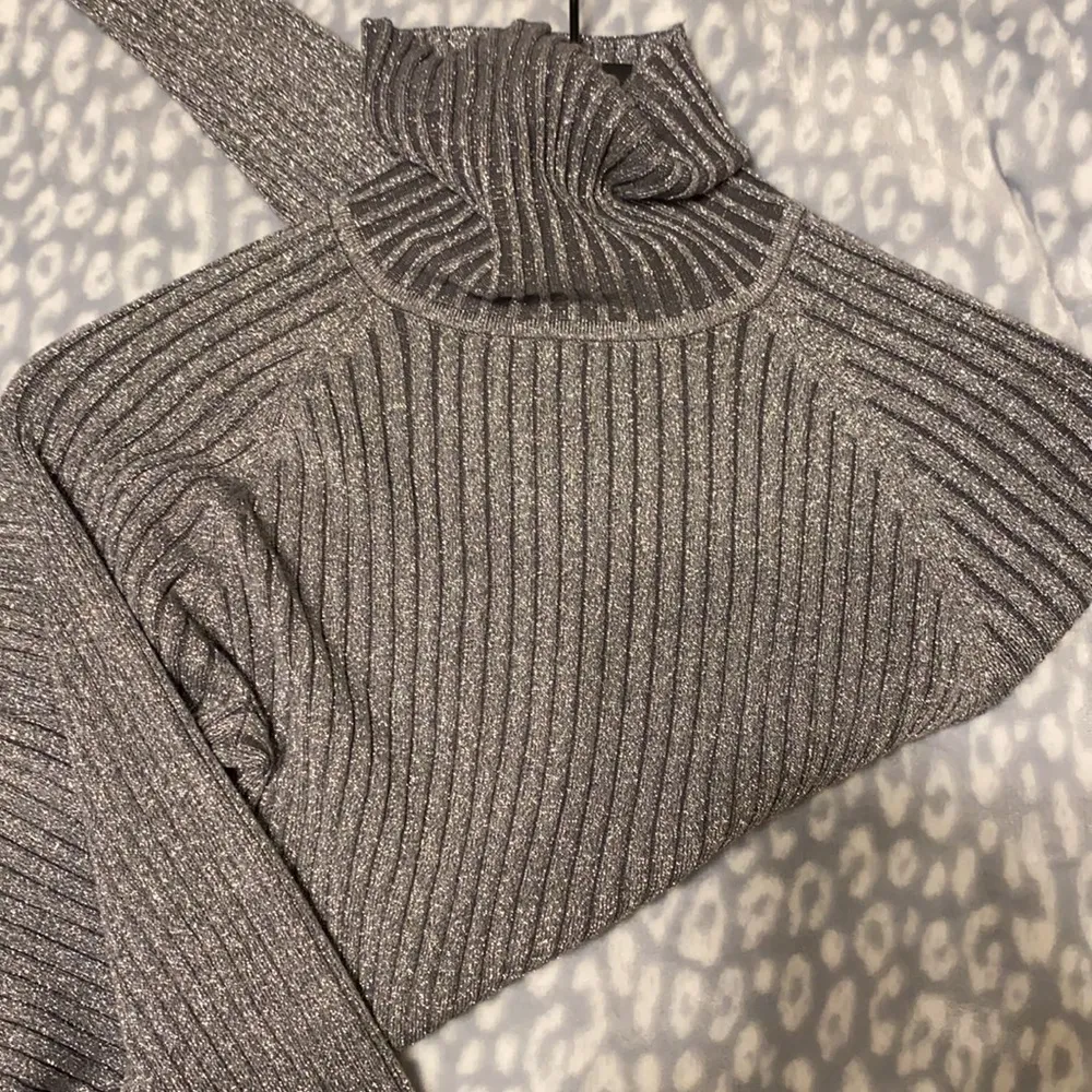 INC ribbed knit metallic silver turtleneck sweater, L - Image 6