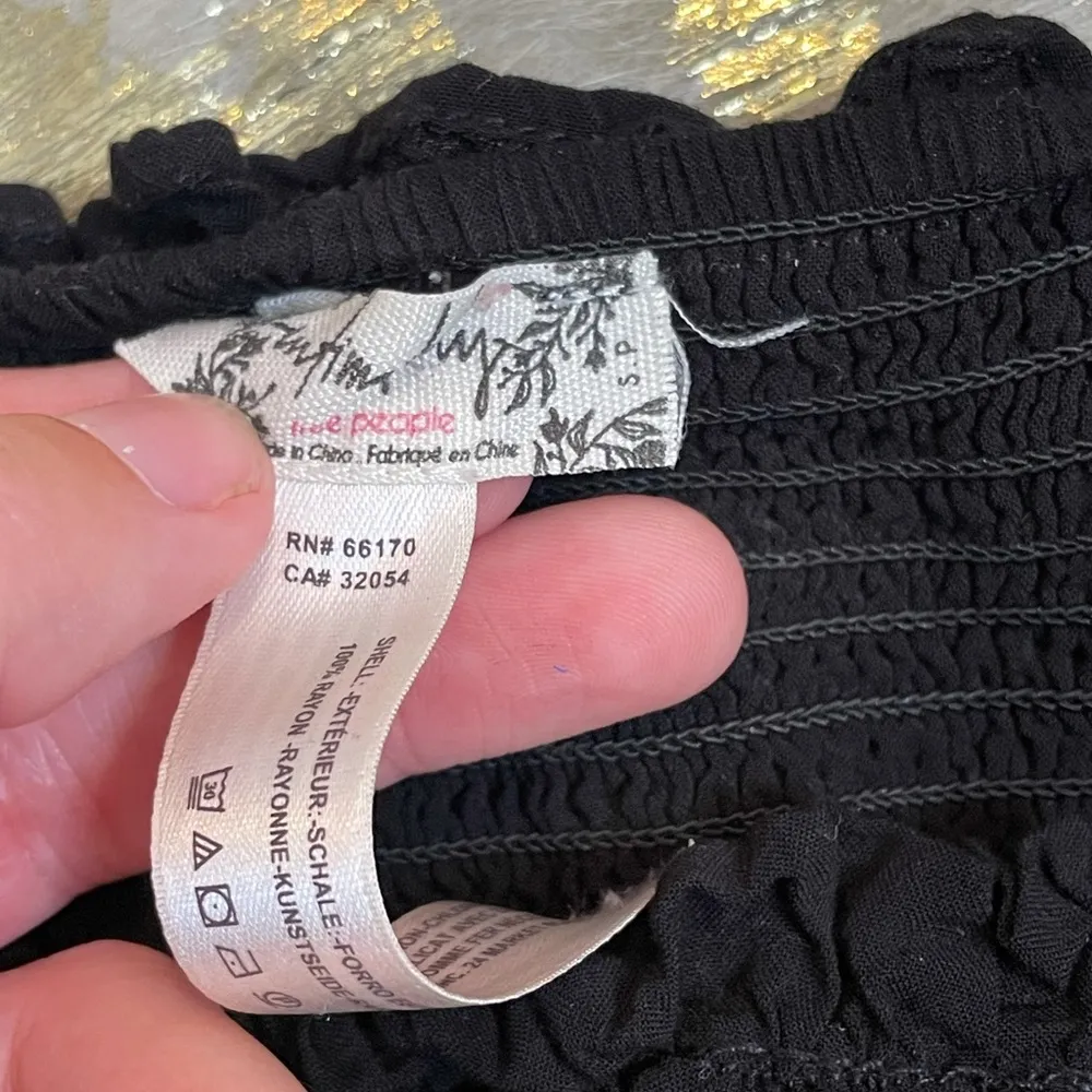 Free people intimately black smocked crop top - Image 2