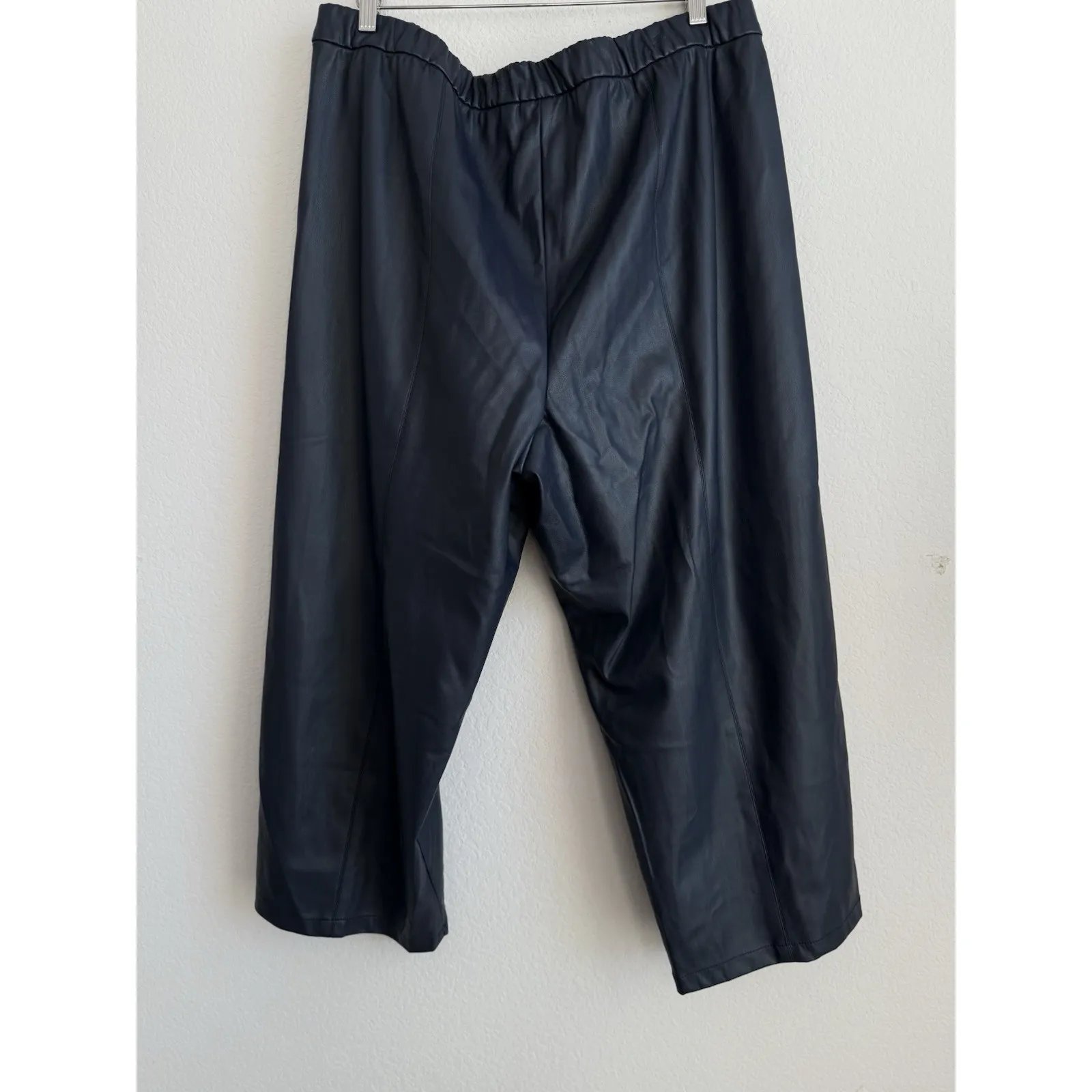 Susan Graver Women's Faux Leather Wide-Leg Crop Pants Dark Navy Size 1X Stretch‎ - Image 6