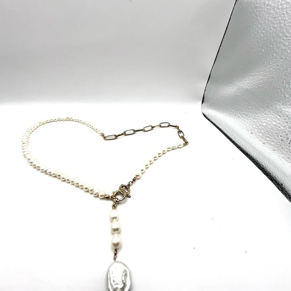 Pearl and Paperclip Chain Necklace Double Señorita Clasp GoldTone Long Lariat White - Image 12