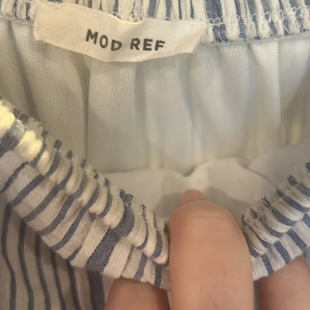 EUC MOD REF STRIPED OFF THE SHOULDER DRESS size small - Image 4