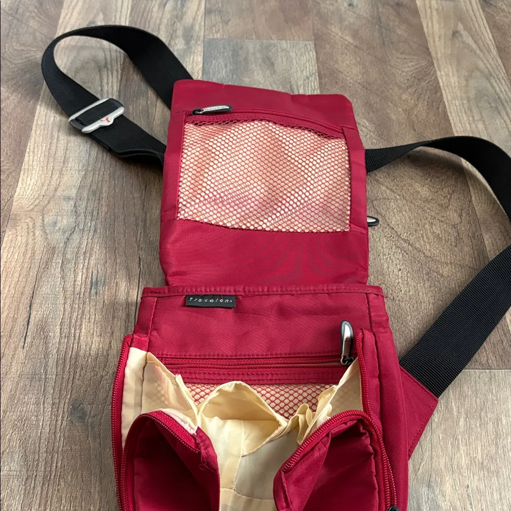 Travelon Crossbody Bag Red Travel Sling bag adjustable strap - Image 6