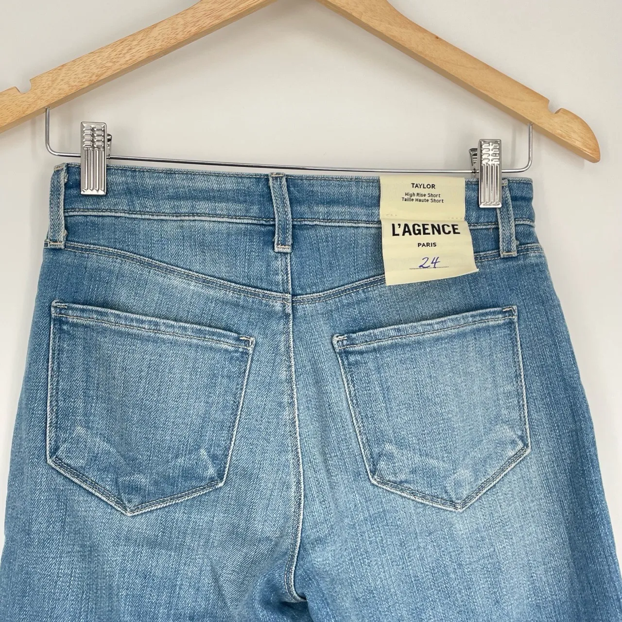 L'AGENCE Women's Blue‎ Light Wash Raw Hem Taylor High Rise Denim Short Size 24 - Image 10